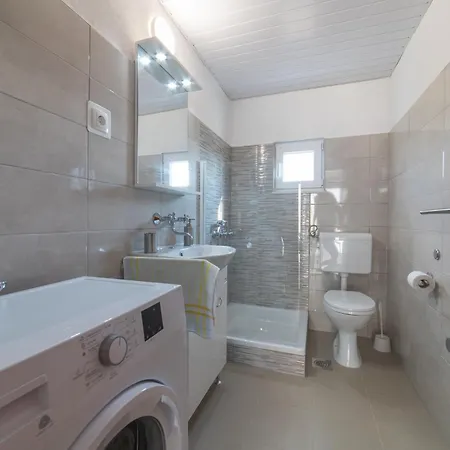Holiday home Family Friendly House With A Swimming Pool Veliki Brocanac, Zagora - 22666 Klis